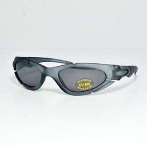 Black Wrap Sunglasses UV400 – Sport Style Retro Y2K Futuristic Shades