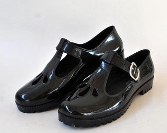 gel shoes plastic Black rubber shoes jelly shoes 90s sandals vintage sandals size eu 39 uk 6 us 8 gelly recycled plastic summer shoes