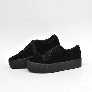 Vintage Black Platform Sneakers | All-Black Low-Top Canvas Shoes | Chunky Sole Retro Trainers | Unisex Footwear size eu 40 us 9 uk 7