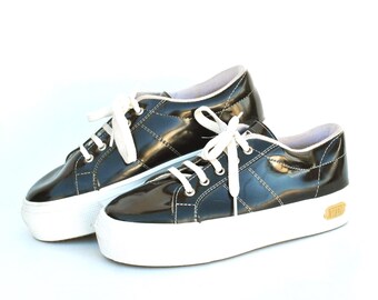 Vintage Black Platform Sneakers Glossy Lace Up Chunky Sole Y2K Streetwear Shoes size eu 40 us 9 uk 7