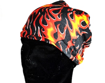 Flammen Print Beanie – Y2K Feuer Muster Hut – Retro Streetwear Skull Cap – Unisex Kopfbedeckung