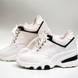 Vintage White Chunky Sneakers – Y2K Platform Trainers – Retro Dad Shoes – 90s Streetwear Footwear