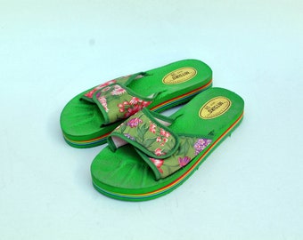 Tongs japonaises à fleurs vertes claquettes d'été des années 90 chaussures de plage rétro taille UE 38 us 7 uk 5 chaussures pour femmes plate-forme en mousse chaussons confortables