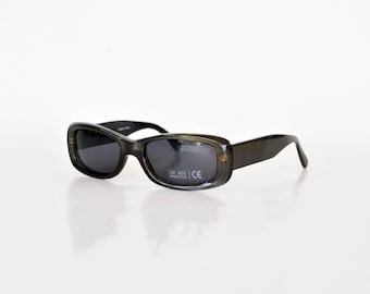 Vintage Style Silver Rectangular Sunglasses – Dark Lenses UV400 Protection – Y2K Minimal Shades