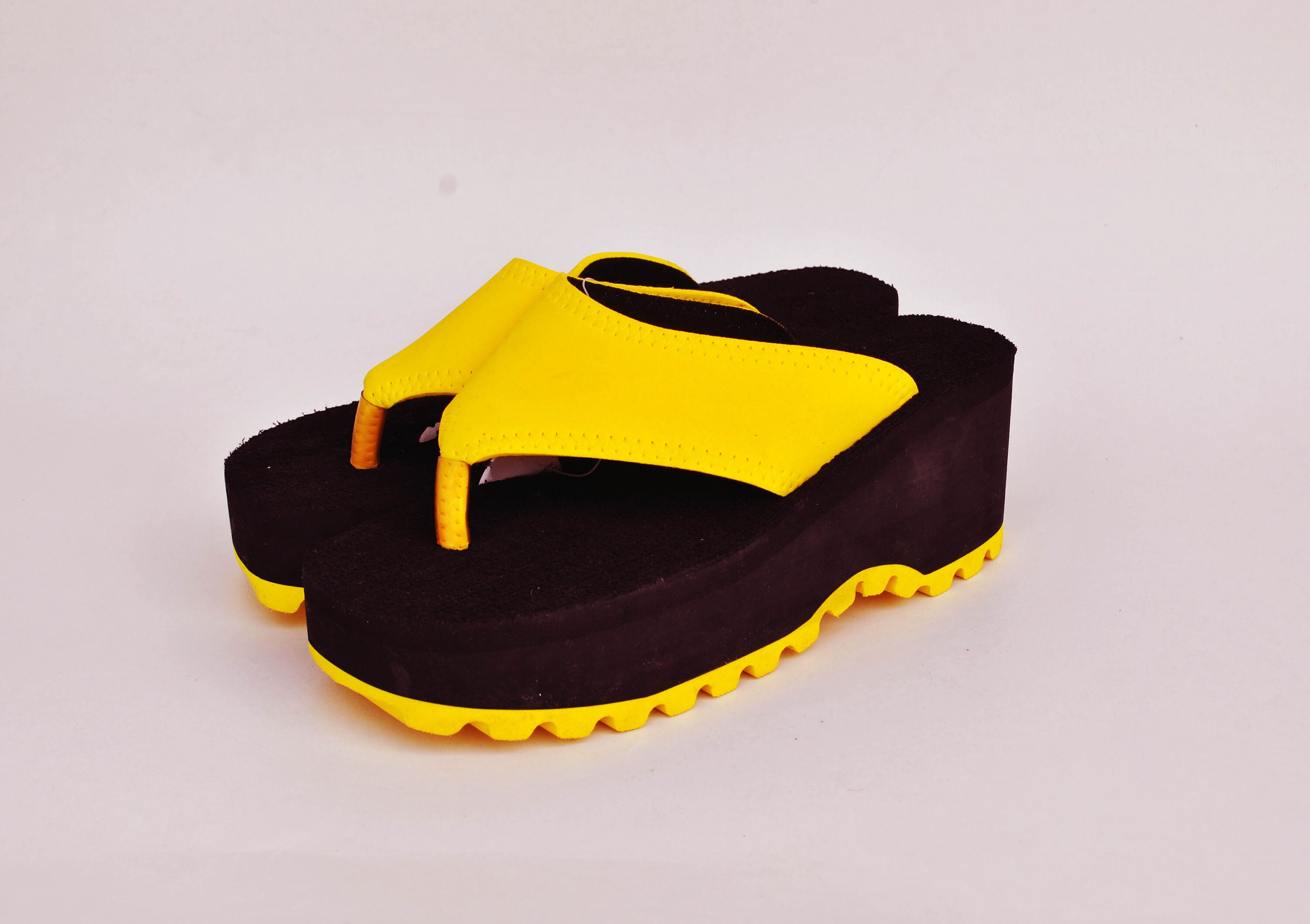 Vintage Platform Flip Flop Sandals – Black & Yellow Chunky Wedge