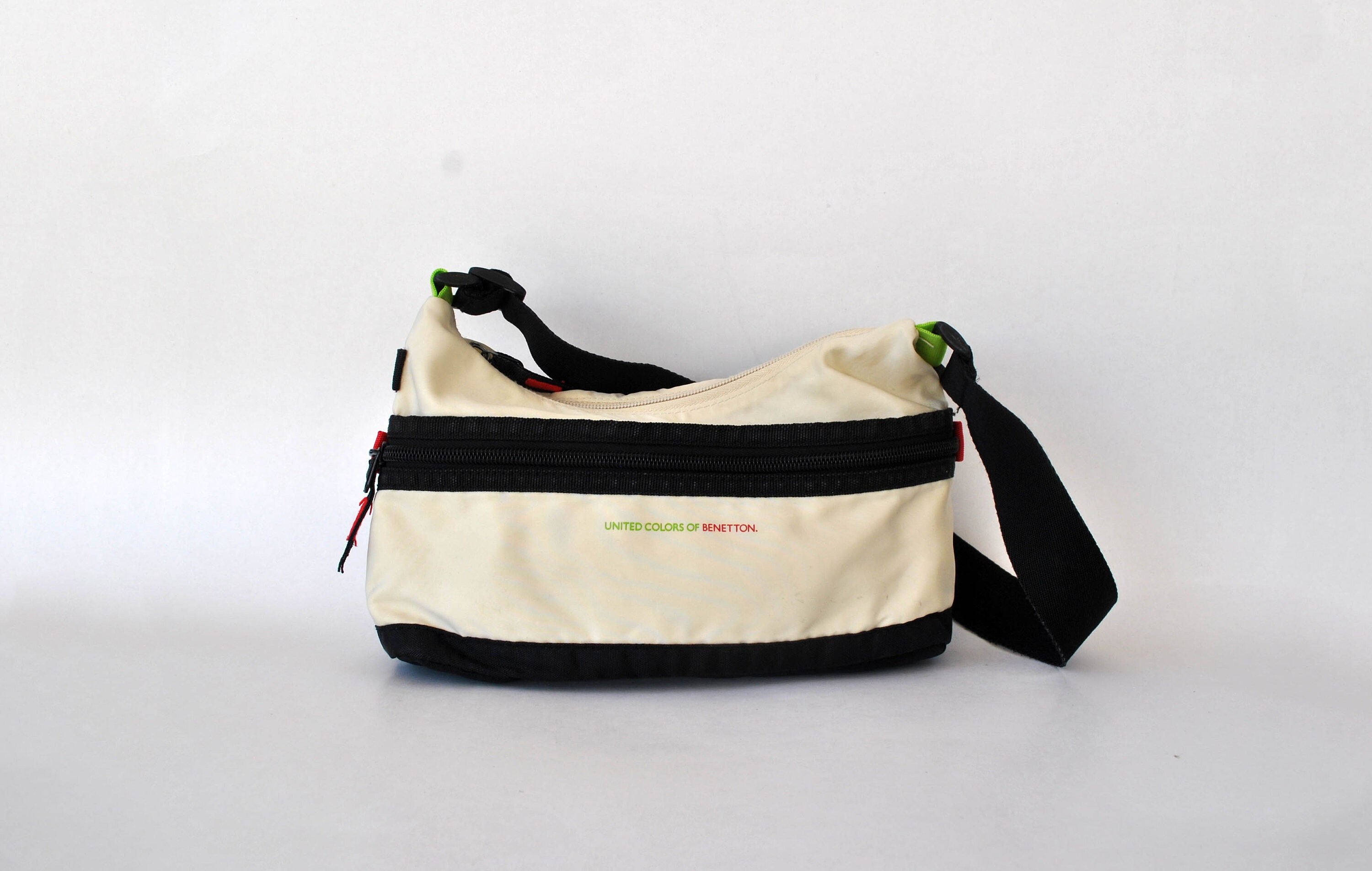 teugels heilige Manifestatie Benetton schoudertas witte handtas teef dragen y2k tas tassen - Etsy Nederland teugels heilige Manifestatie Benetton schoudertas witte handtas teef dragen y2k tas tassen - Etsy Nederland