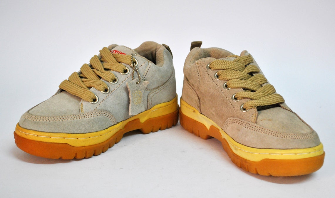 Beige chunky sneakers womens Comfortable Work vintage Hiking leather sneakers shoes Caterpillar mountain size eu 36 uk 3 us 5 gigantic shoes, foto 4 di 5