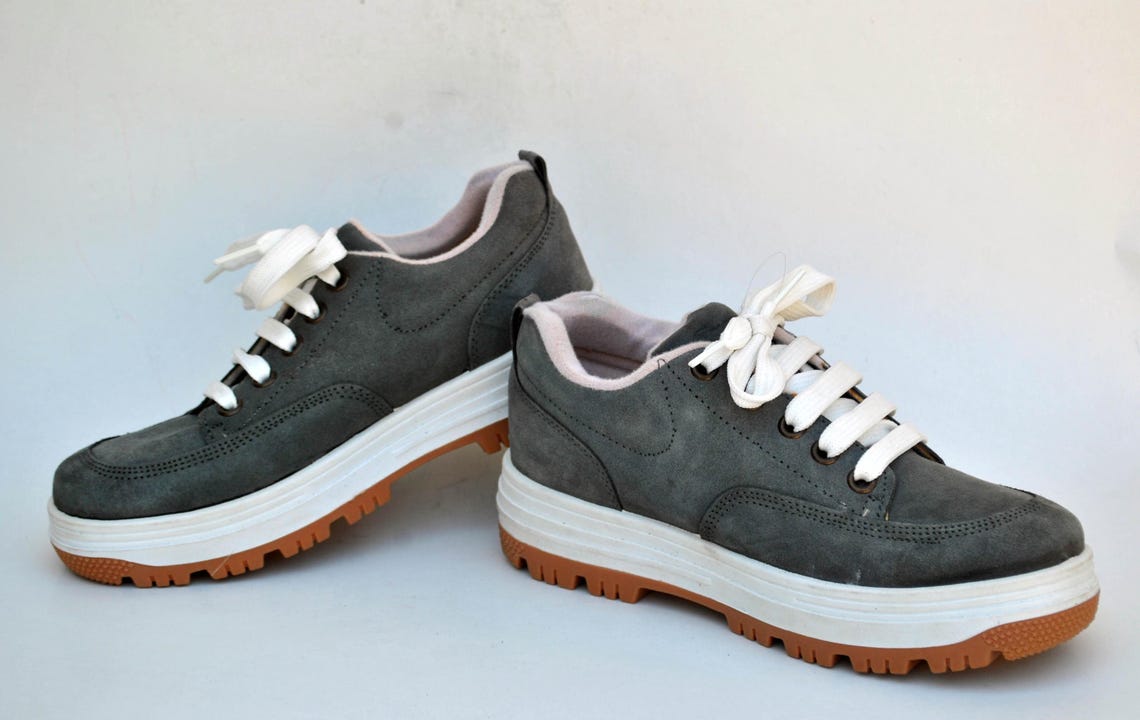 chunky sneakers blue Comfortable vintage work syede leather Walking Hiking womens shoes size eu 41 uk 8 us 10 90s mountain ugly trail farm, foto 3 di 5