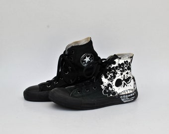 Black canvas goth rock shoes tie sneakers low tops vintage all star converse skull print size eu 38 uk 5 us 7 womens shoes grunge