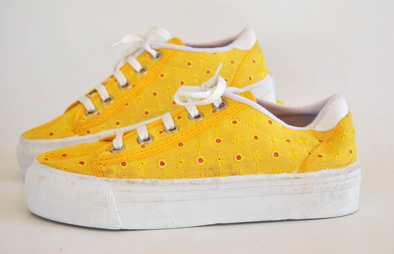 Yellow canvas shoes 90s sneakers style flat tie s… - image 3