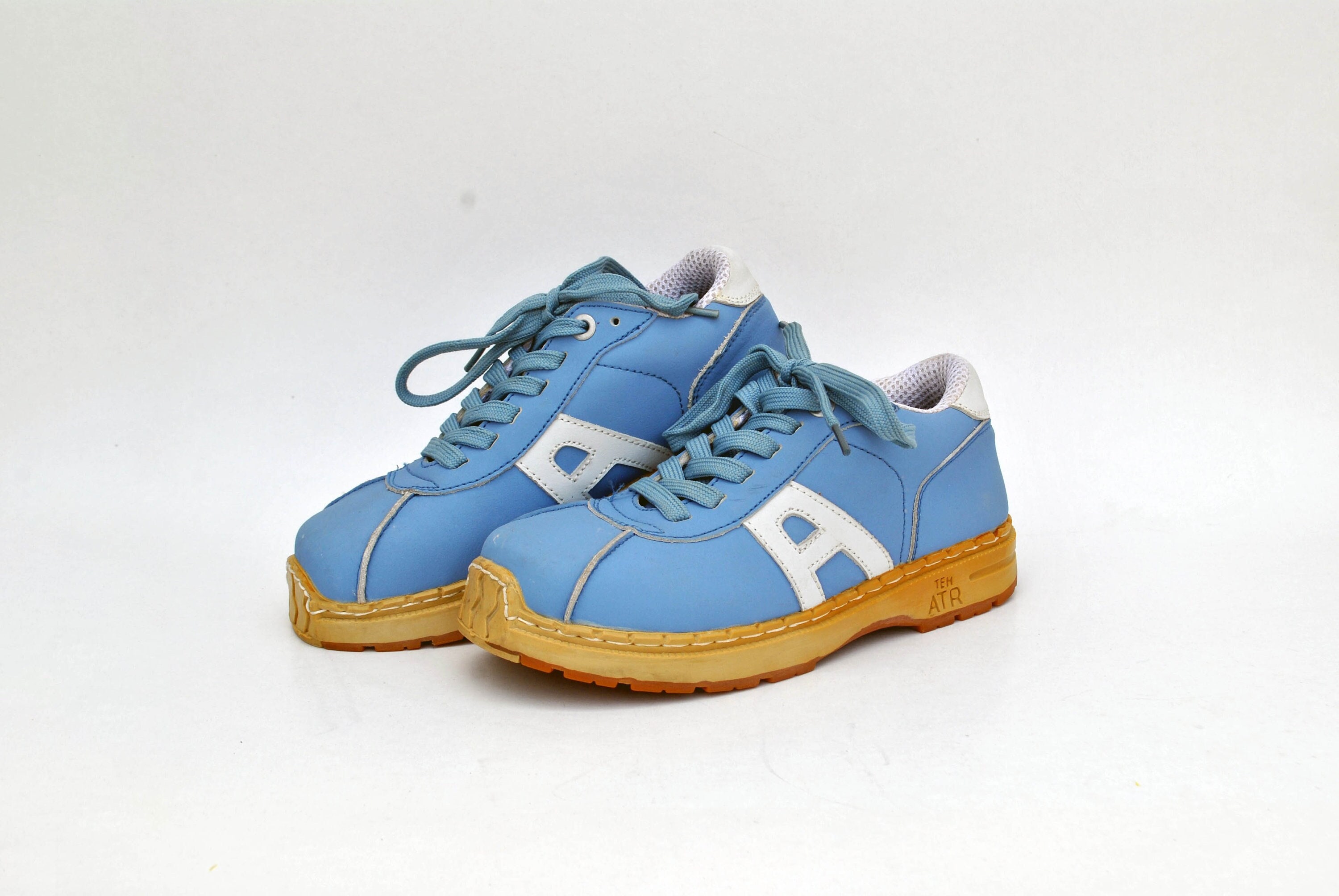 mercury trainers 90s