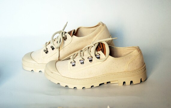 Low tops casual shoes with heel vintage 