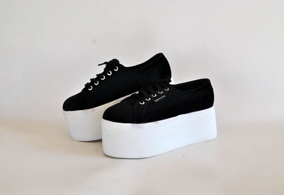 Superga shop 221 cotw