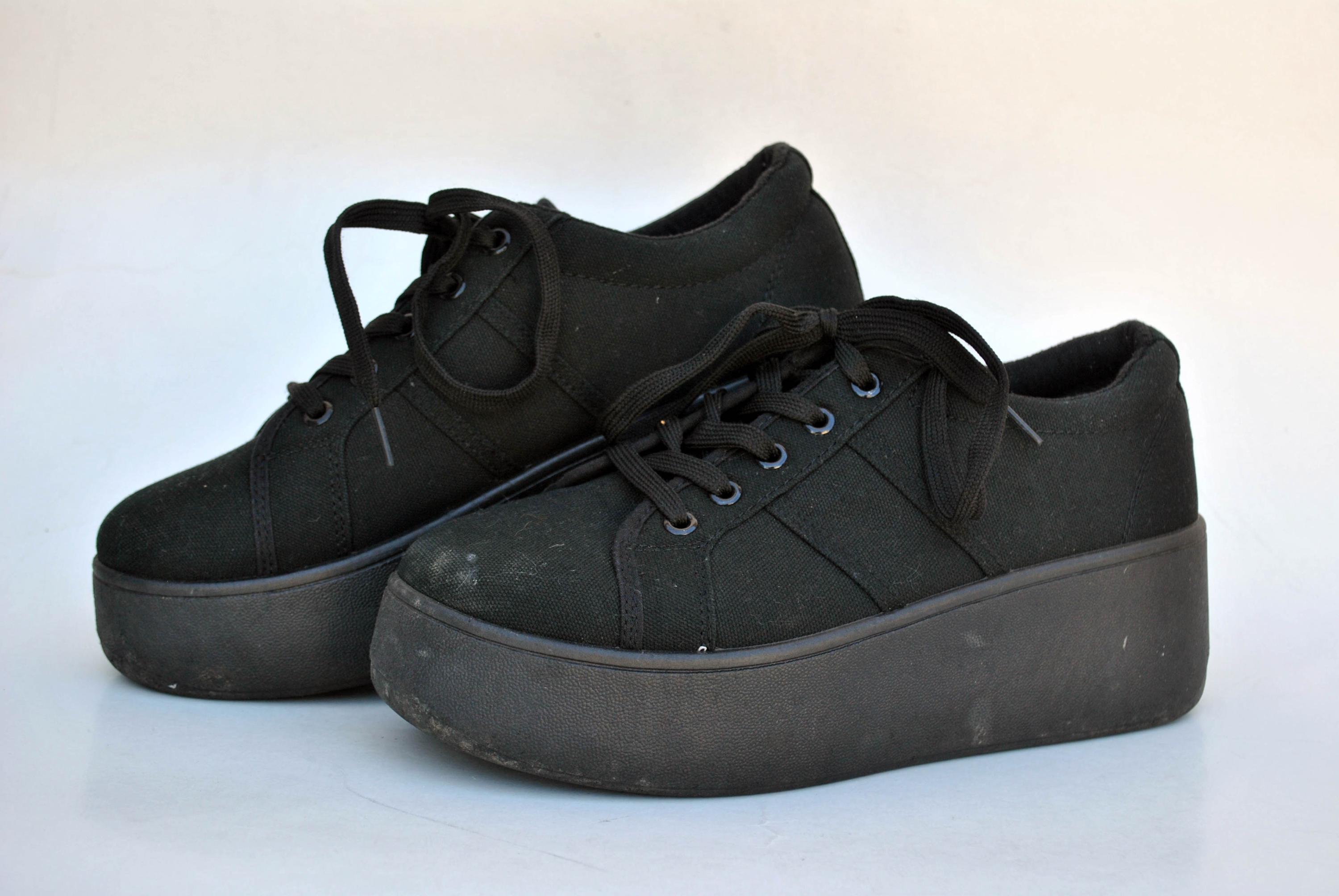 OJOS オホス Strap Toe Sneakers / Black y2k OJOS (オホス ) - ストラップトースニーカー / Strap Toe