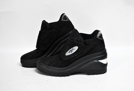 laceless platform sneakers