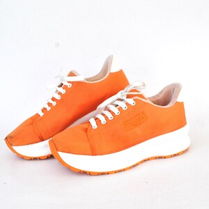 Zapatillas de plataforma naranjas: zapatillas urbanas atrevidas con suela gruesa: zapatos de moda Y2K con estilo. Talla UE 39, Reino Unido 6, EE. UU. 8.