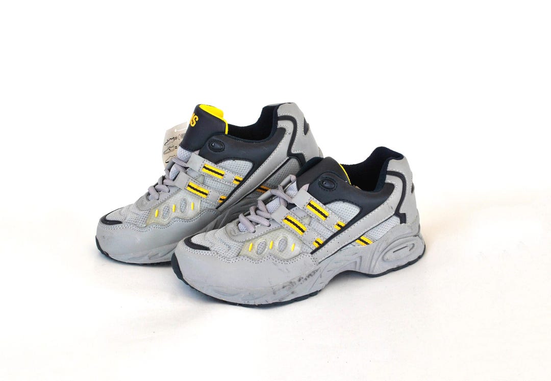 Vintage Grey Sport Sneakers – Chunky 90s / Y2K Athletic Shoes Size Eu ...