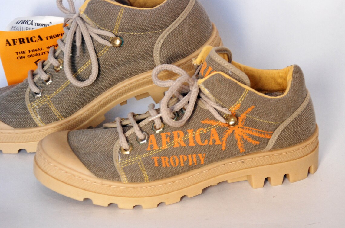 Vintage Africa Trophy Canvas Hiking Shoes | Retro Outdoor Footwear | 1990s Casual Shoes size eu 37 uk 4 us 6, foto 2 di 5