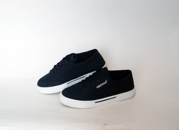 walking trainers size 4