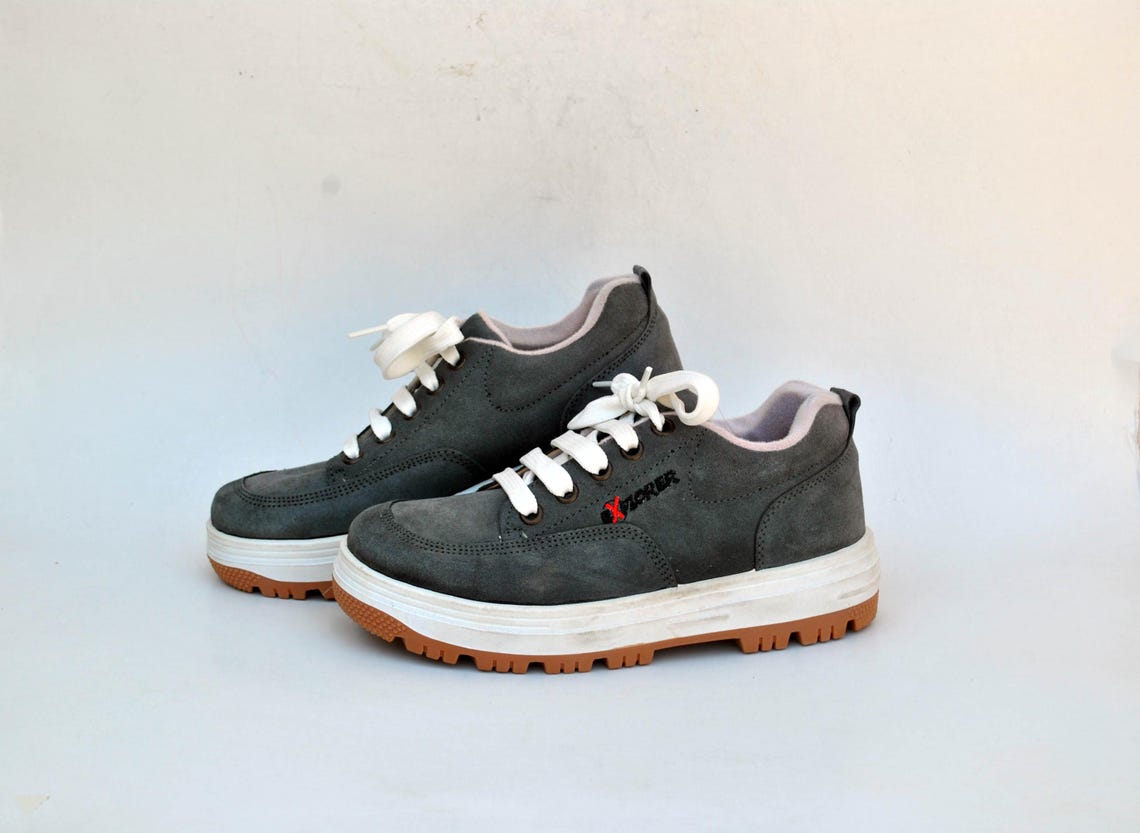 chunky sneakers blue Comfortable vintage work syede leather Walking Hiking womens shoes size eu 41 uk 8 us 10 90s mountain ugly trail farm, foto 1 di 5