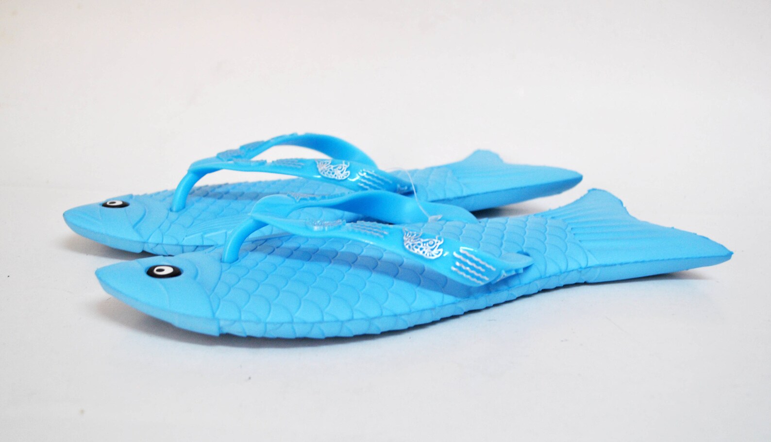 fish flops blue