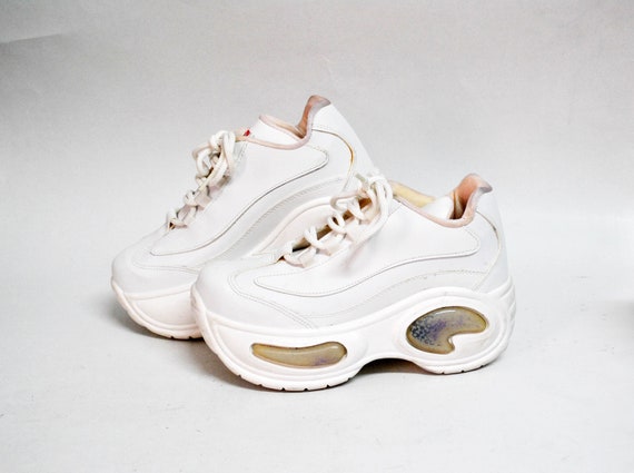 white platform y2k 90s platforms womens buffalo bo