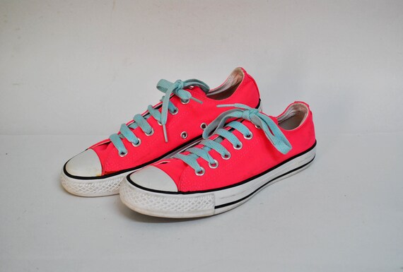 ~ side Byblomst Øst Timor All Star Shoes Canvas Fluorescent Pink Tie Sneakers Low Tops - Etsy