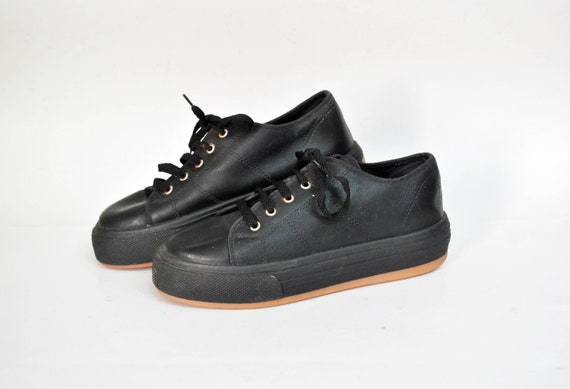 Totaal zwarte lage tops jaren 90 sneakers schoenen flat tie - Etsy Nederland