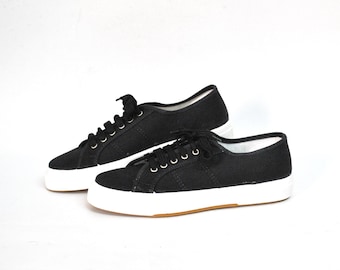 Schwarze Canvas Turnschuhe | Minimale Low Top Schuhe | Klassische Schwarze Turnschuhe | Lässige Turnschuhe | Unisex Style Größe 40 us 9 uk 7