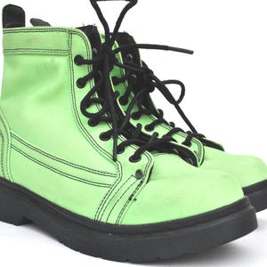 Neongroene enkellaarzen – dikke gevechtslaarzen met veters – retro statement schoenen maat 38 / 7 afbeelding 5