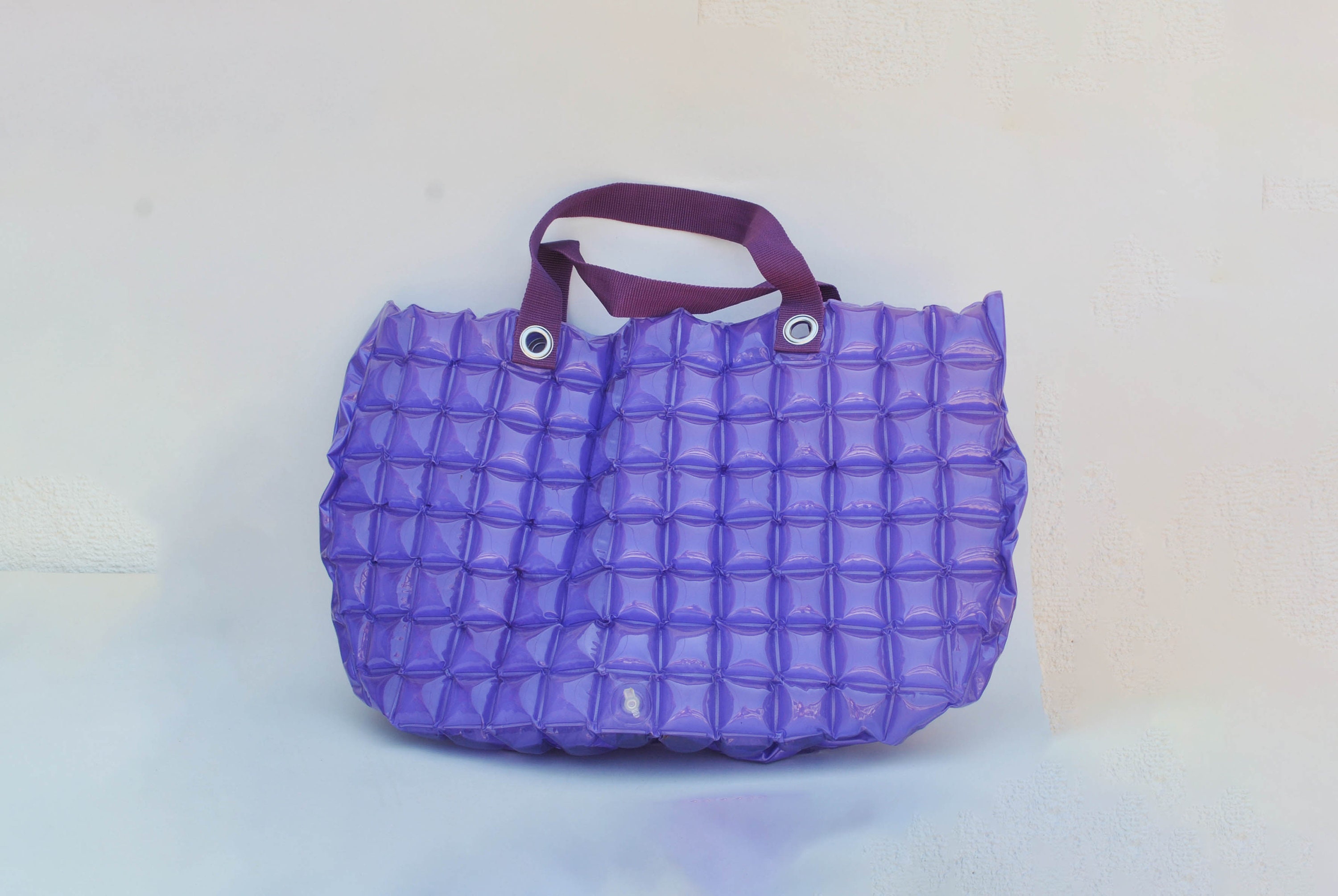 Inflatable beach bag discount