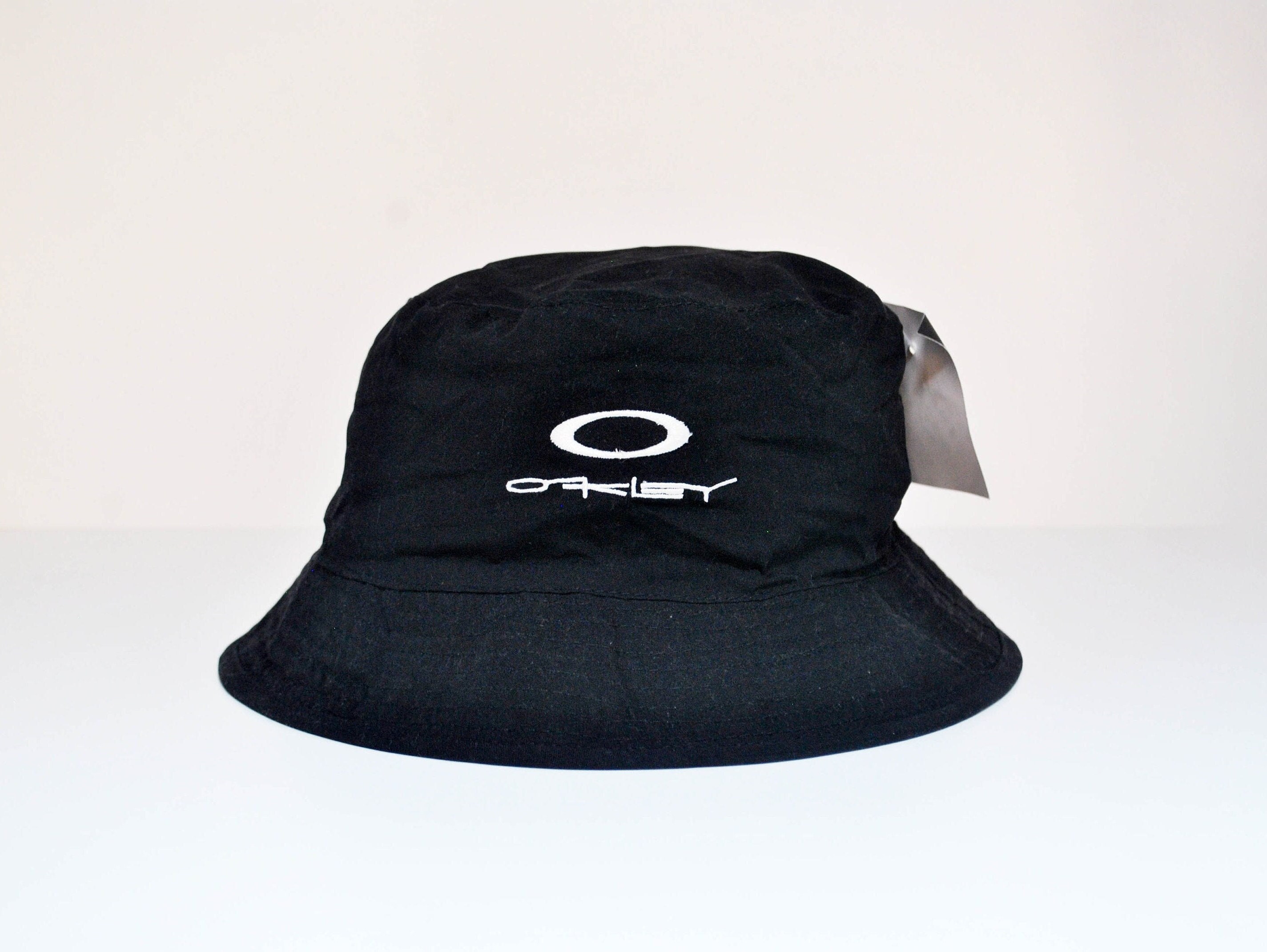 Vintage Oakley Black White Hat Bucket Double Face Hip Hop Indie Vintage Oakley Black White Hat Bucket Double Face Hip Hop Indie