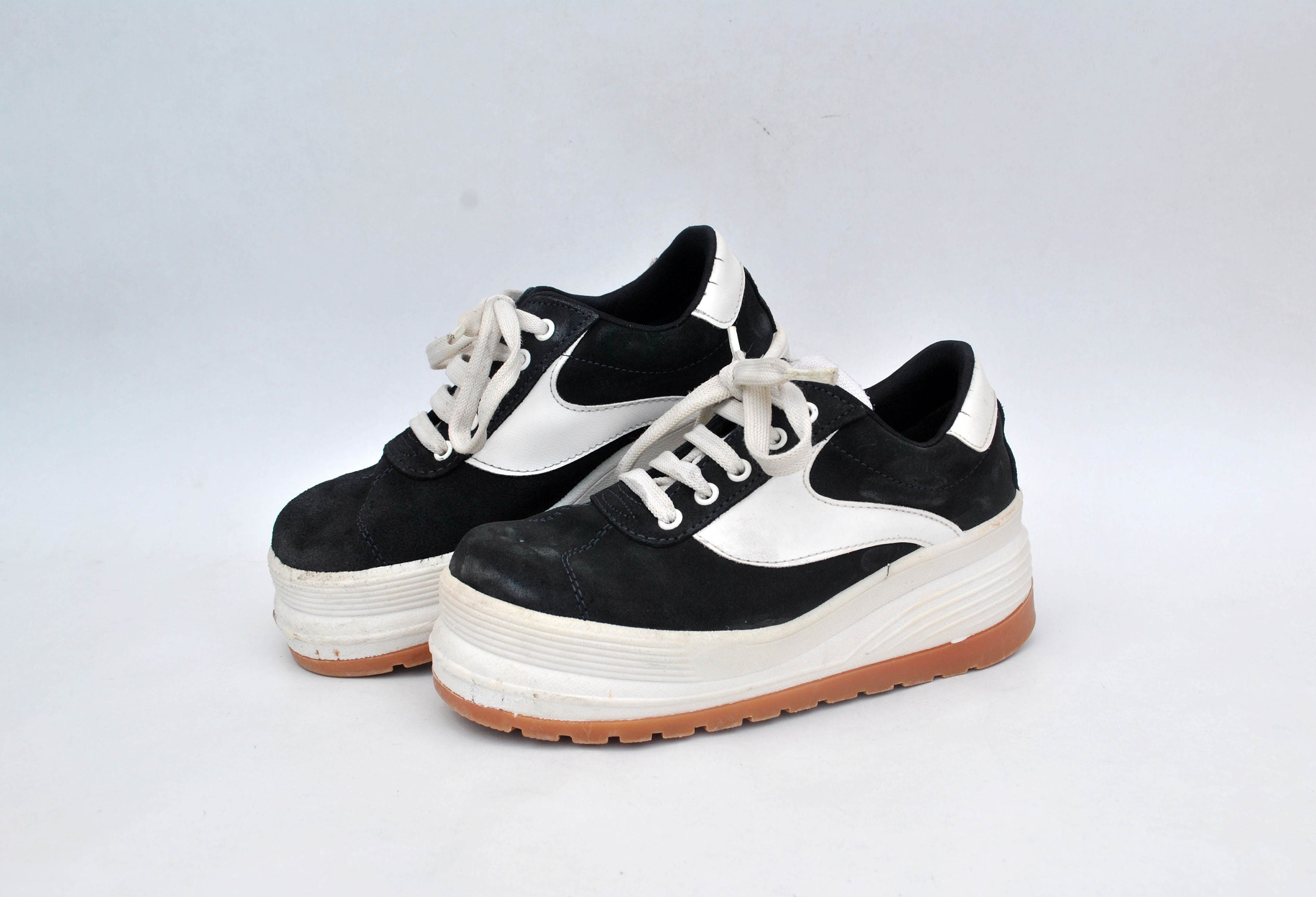 VOLATILE platform sneakers! 90'S ORIGINALS.  VERY rare, HTF! NEW! SIZE 6  | Platform sneakers, Sneaker brands, 90s fashion