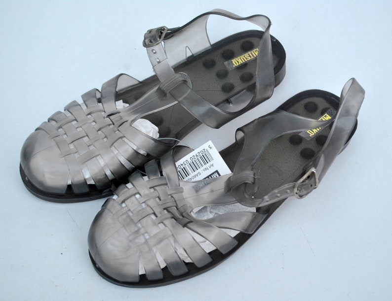 nike black gel shoes