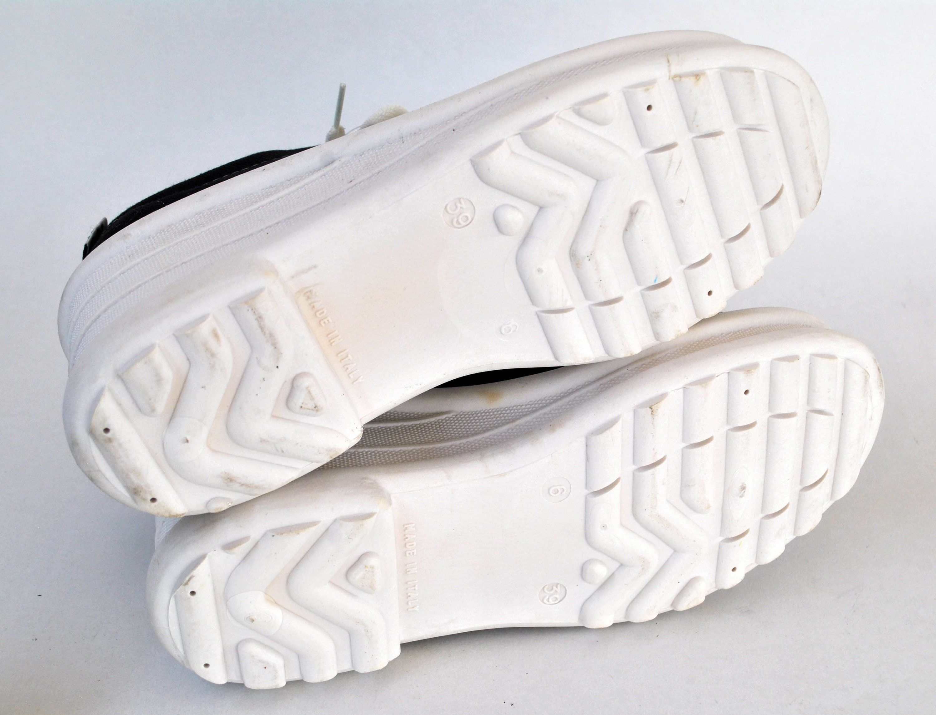 Black Platform Sneakers With White Sole – Y2K Chunky Shoes 