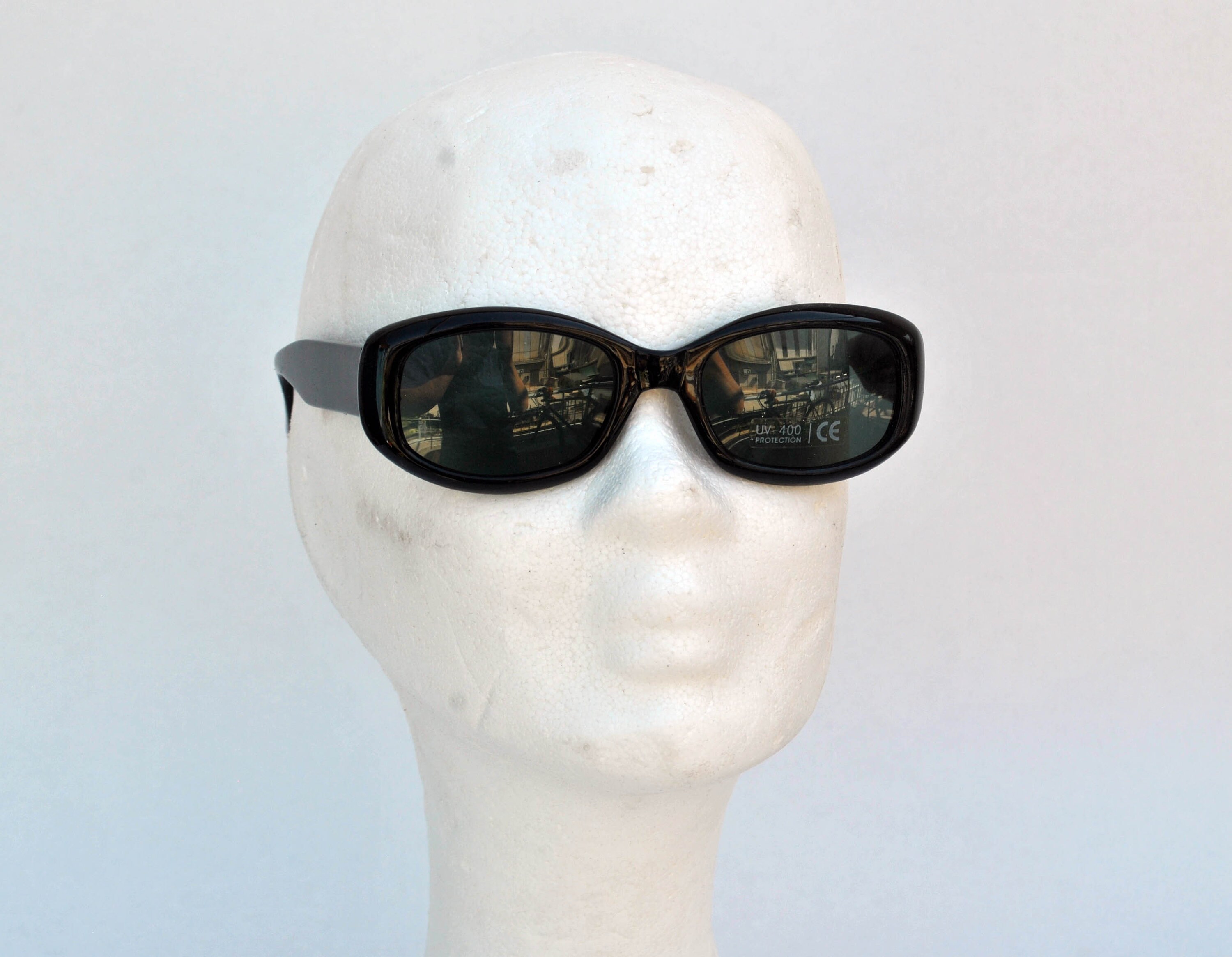 Vintage Black Oval Sunglasses • UV400 Protection • 90s Retro 