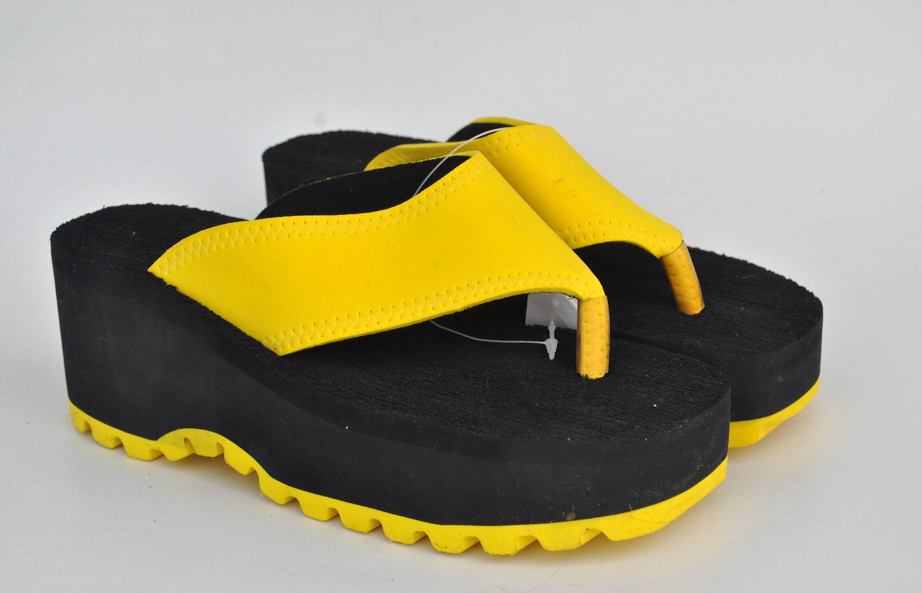 Vintage Platform Flip Flop Sandals – Black & Yellow Chunky Wedge