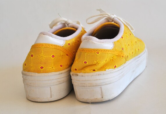 Yellow canvas shoes 90s sneakers style flat tie s… - image 6