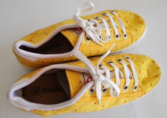 Yellow canvas shoes 90s sneakers style flat tie s… - image 9