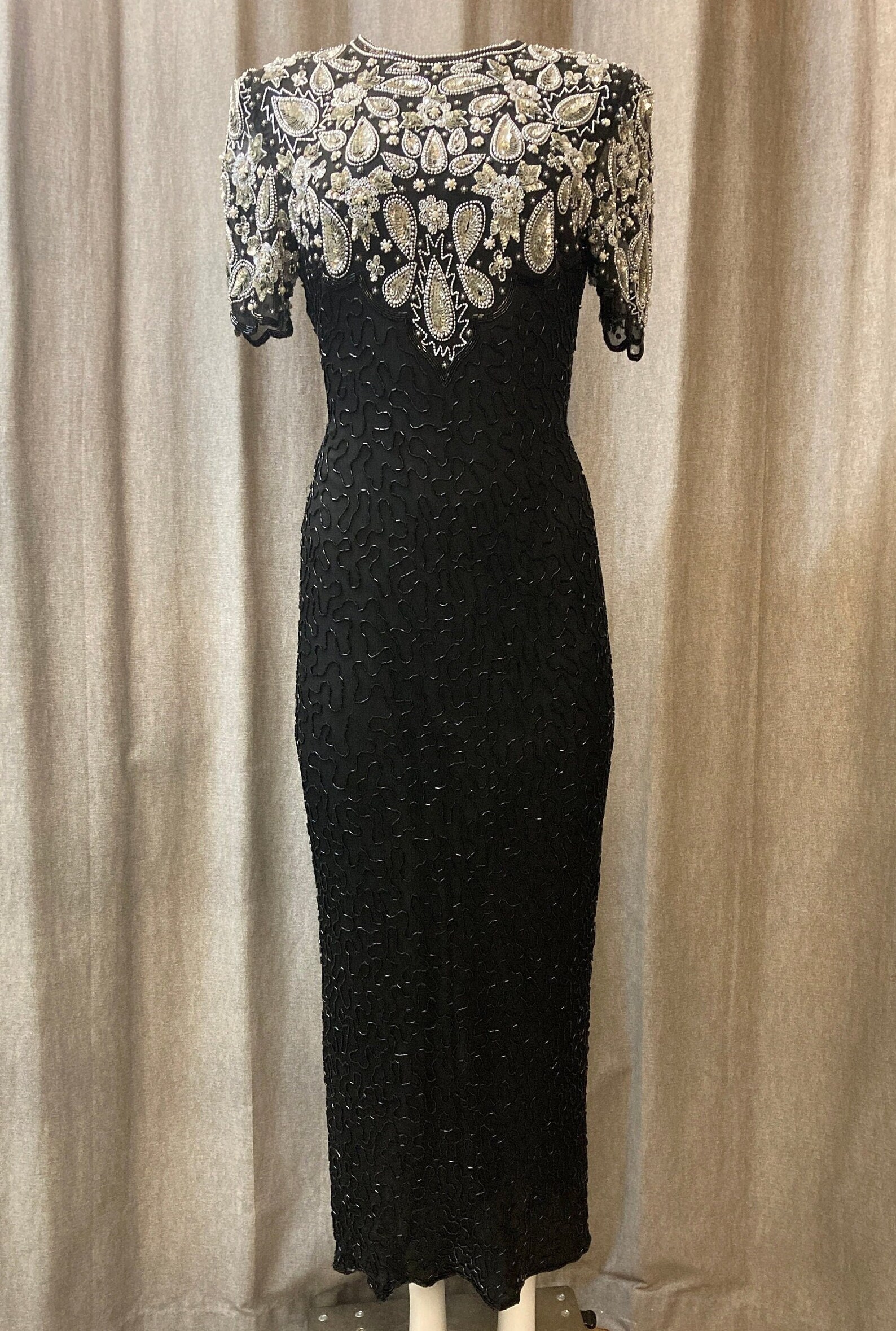 organza wedding dress A Line with Off Shoulder Sweetheart Neckline Size:UK26 Appliqué & Embroidery Easy Beautiful Border Designs
