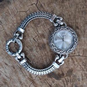 Sterling Silber geflochtene Kettenarmband-Uhr-handgefertigte Damen-Armbanduhr mit verziertem Verschluss-zeitloses Handwerker-Schmuckgeschenk