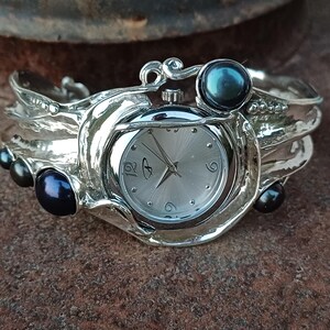 Sterlingsilverarmbandsur med vita pärlor, handgjort, statement-armbandsur för kvinnor bild 2