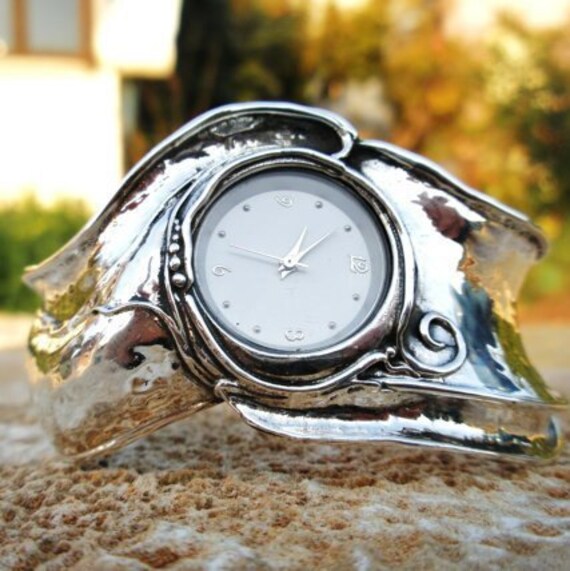 Breed sterling zilveren manchethorloge voor dames groot zilveren