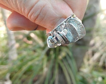 Unique silver charm ring for her,  Modern dangling leaves ring,  Kinetic jewelry