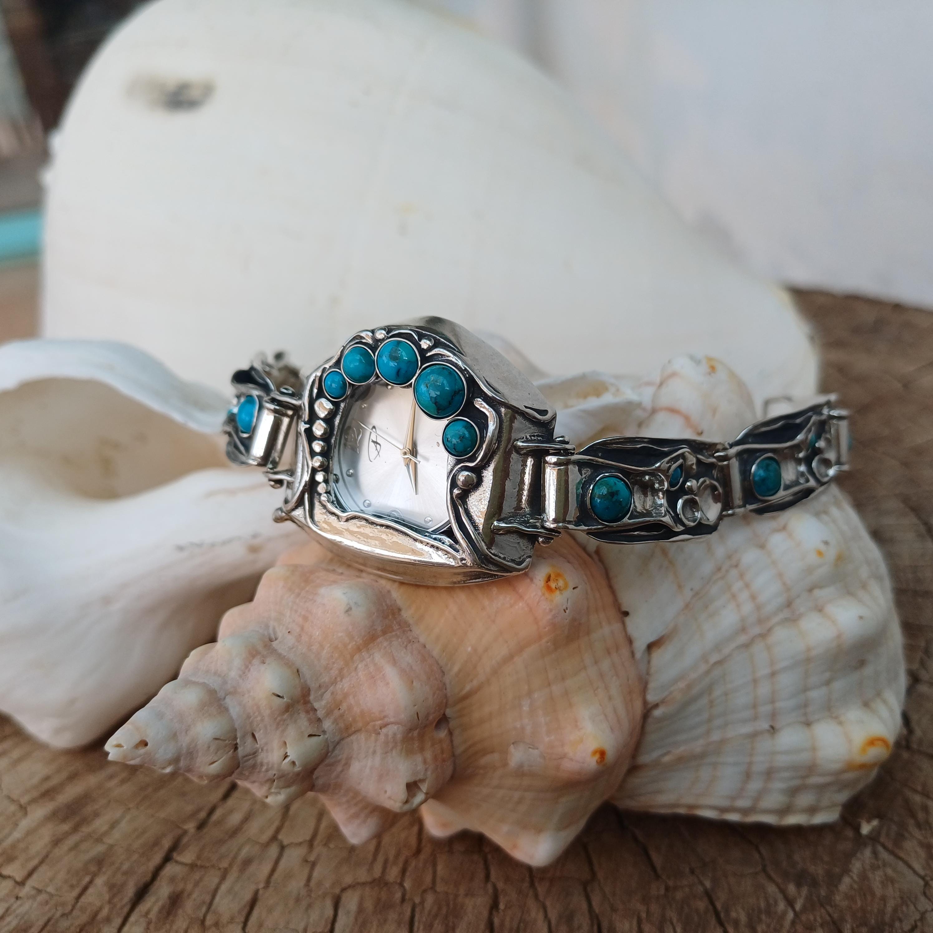 ヴィンテージスタイルのシルバーウォッチ • ターコイズジェムストーン