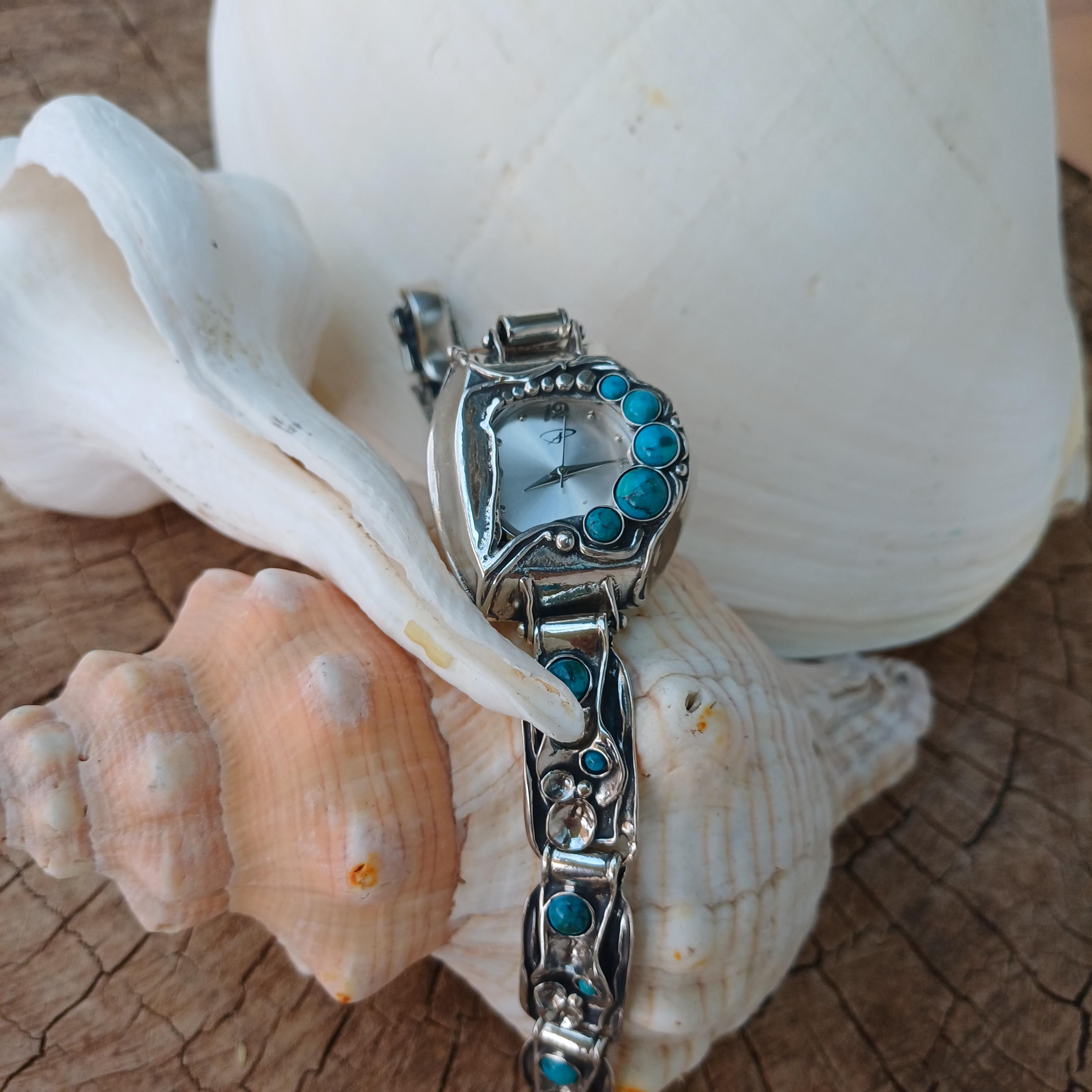 ヴィンテージスタイルのシルバーウォッチ • ターコイズジェムストーン