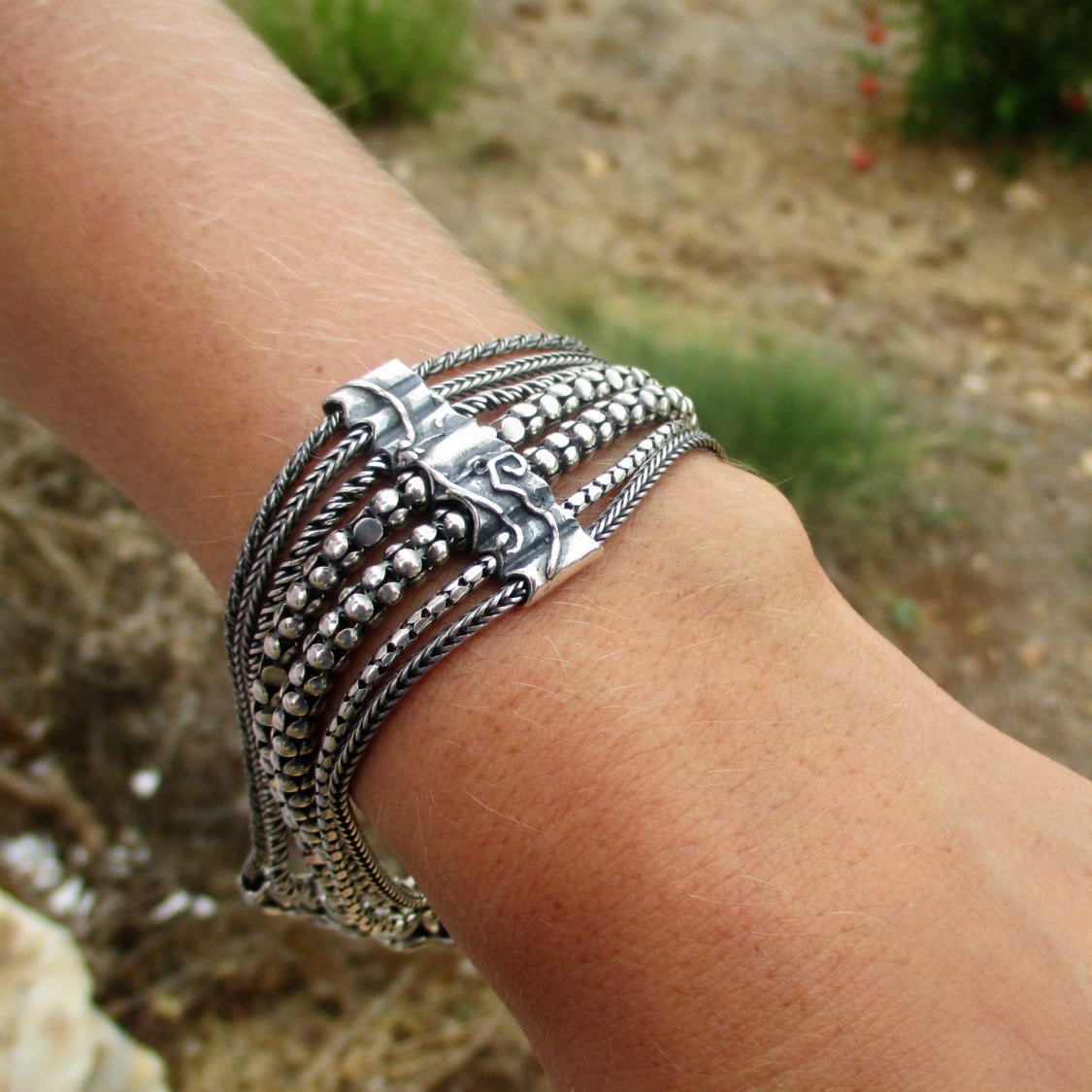 woman chandi ka bracelet
