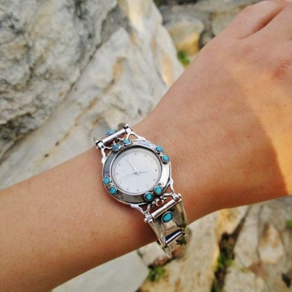 reloj para mujer moderno con piedras