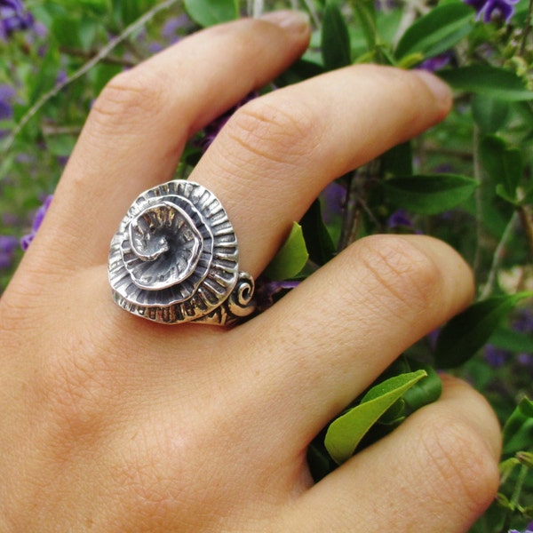 Statement-Silber-BOHO-Spiralring für Frauen, einzigartiger silberner Schneckenring.