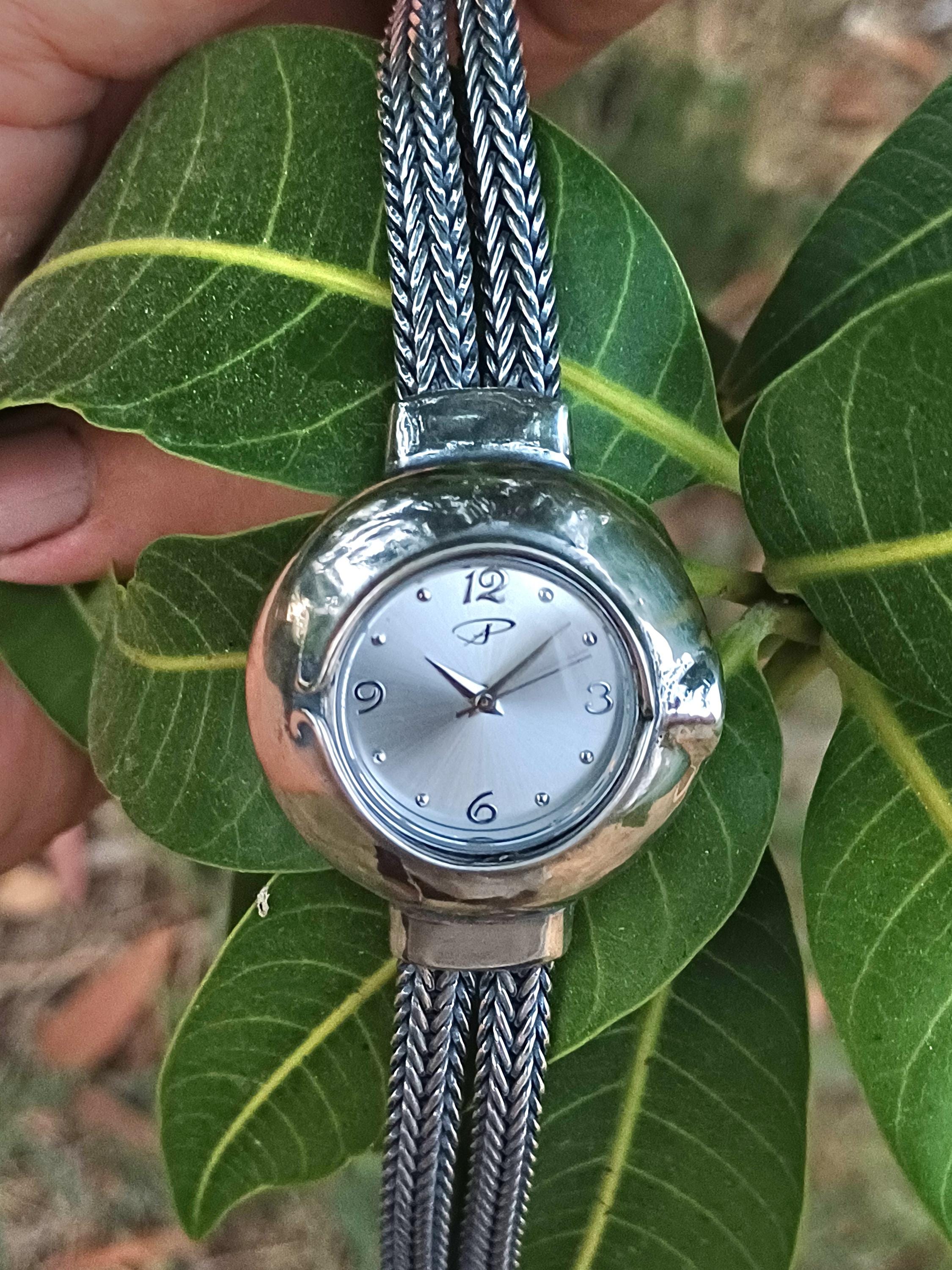 Delicate Silver-Tone Women\'s Bracelet Watch with Braided Chain Silver Tone Chain Bracelet Quartz Analog Women main image 2